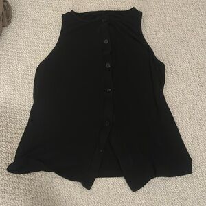 button up black tank